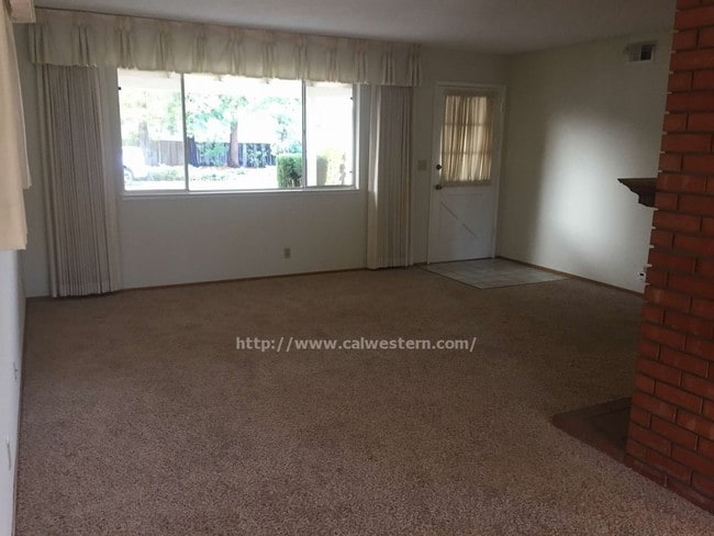Building Photo - 1324 Bing Dr