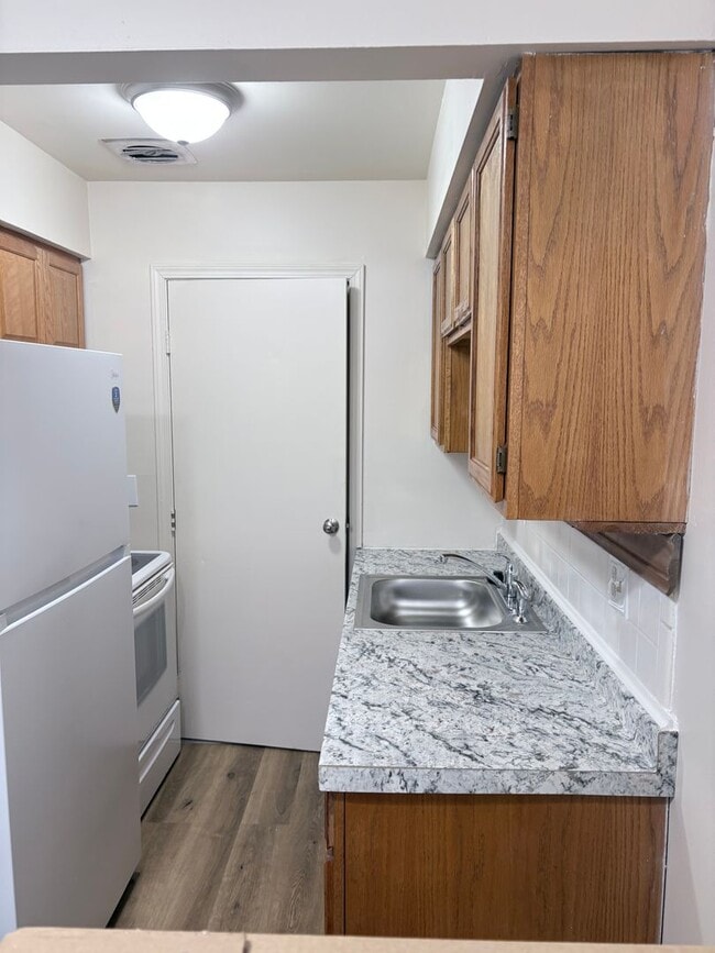 Building Photo - Cozy 1 Bedroom and 1 Bath with W/D Hookups