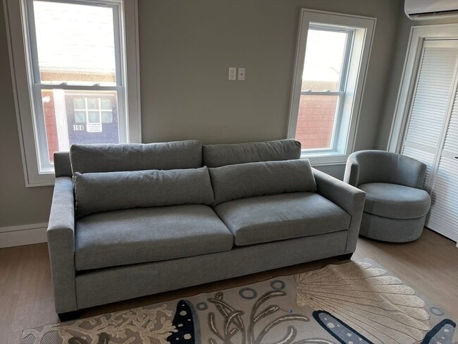 Building Photo - 194 North End Blvd