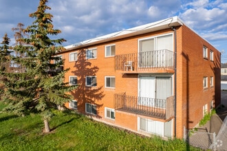 Building Photo - Westbrook Manor