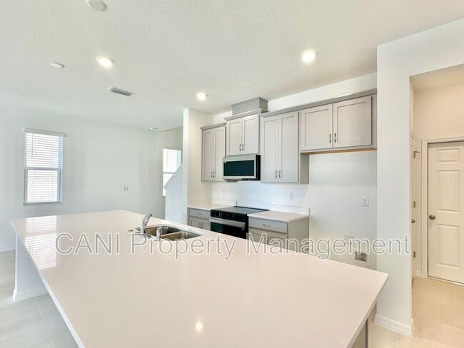 Foto del edificio - 1192 Happy Frst Lp