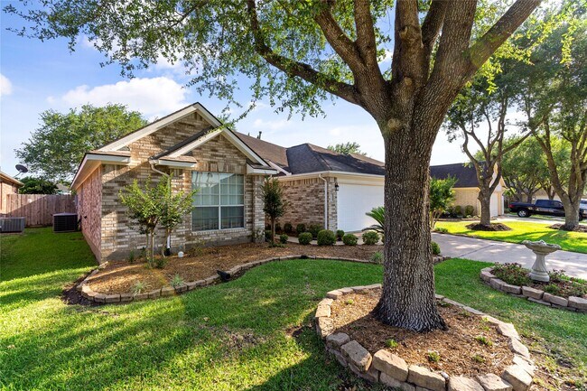 Foto del edificio - 3135 Stratford Bend Dr