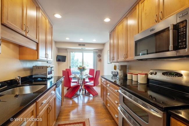 Building Photo - 1250 Rudolph Dr