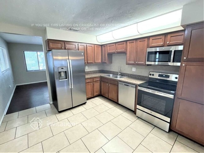 Building Photo - 3620 Bali Dr