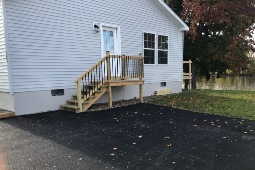 2 car parking & entrance - 589-597 1st Ave