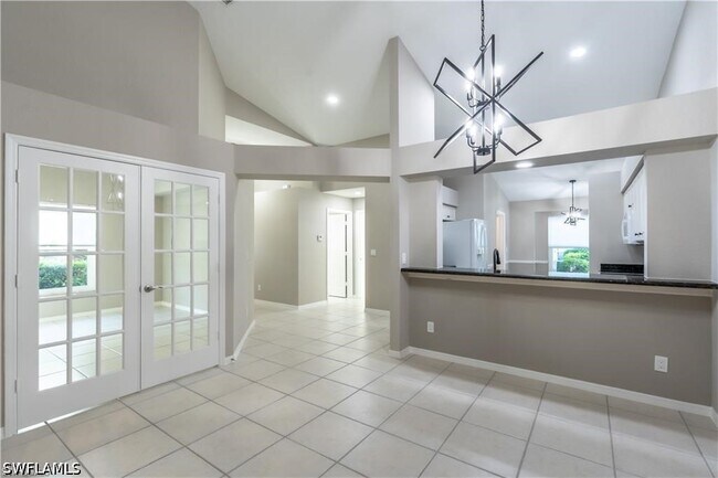 Building Photo - 1704 Royal Cir