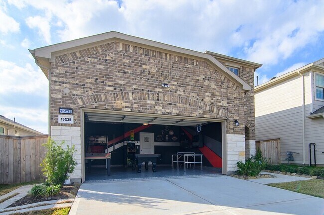 Foto del edificio - 15235 Canyon Rapids Rd