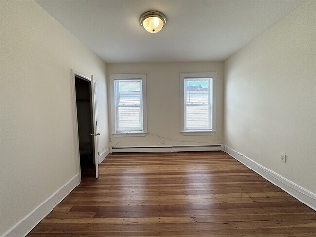 Building Photo - 405 Ferry St