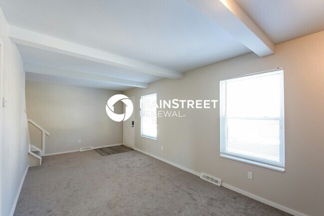 Foto del edificio - 4 Bedroom Pet-Friendly Home in WESTMINSTER...