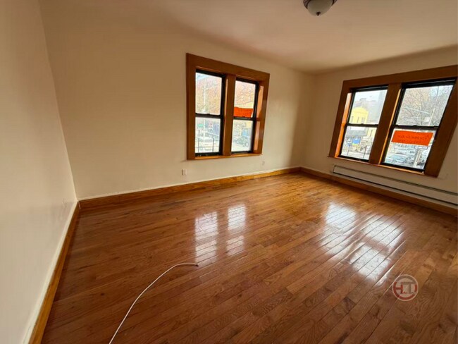 Foto del edificio - 1858 Archer St