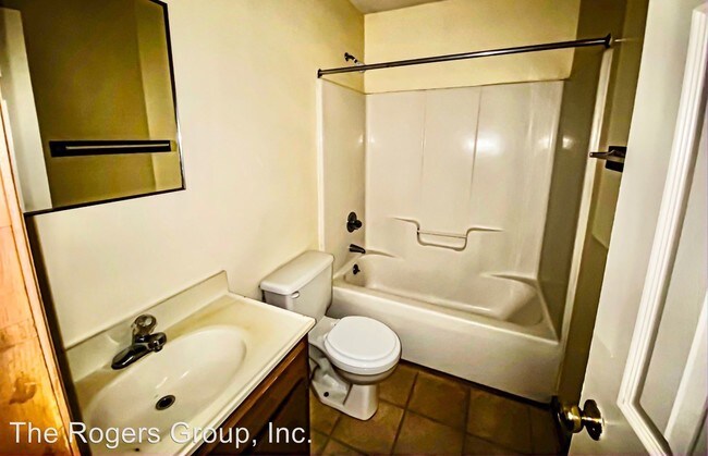 Building Photo - 236-238 Crozier St