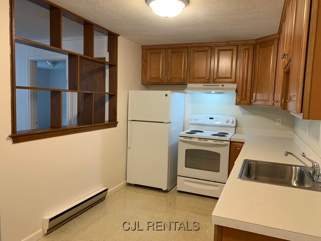 Building Photo - 5 Viking Ct