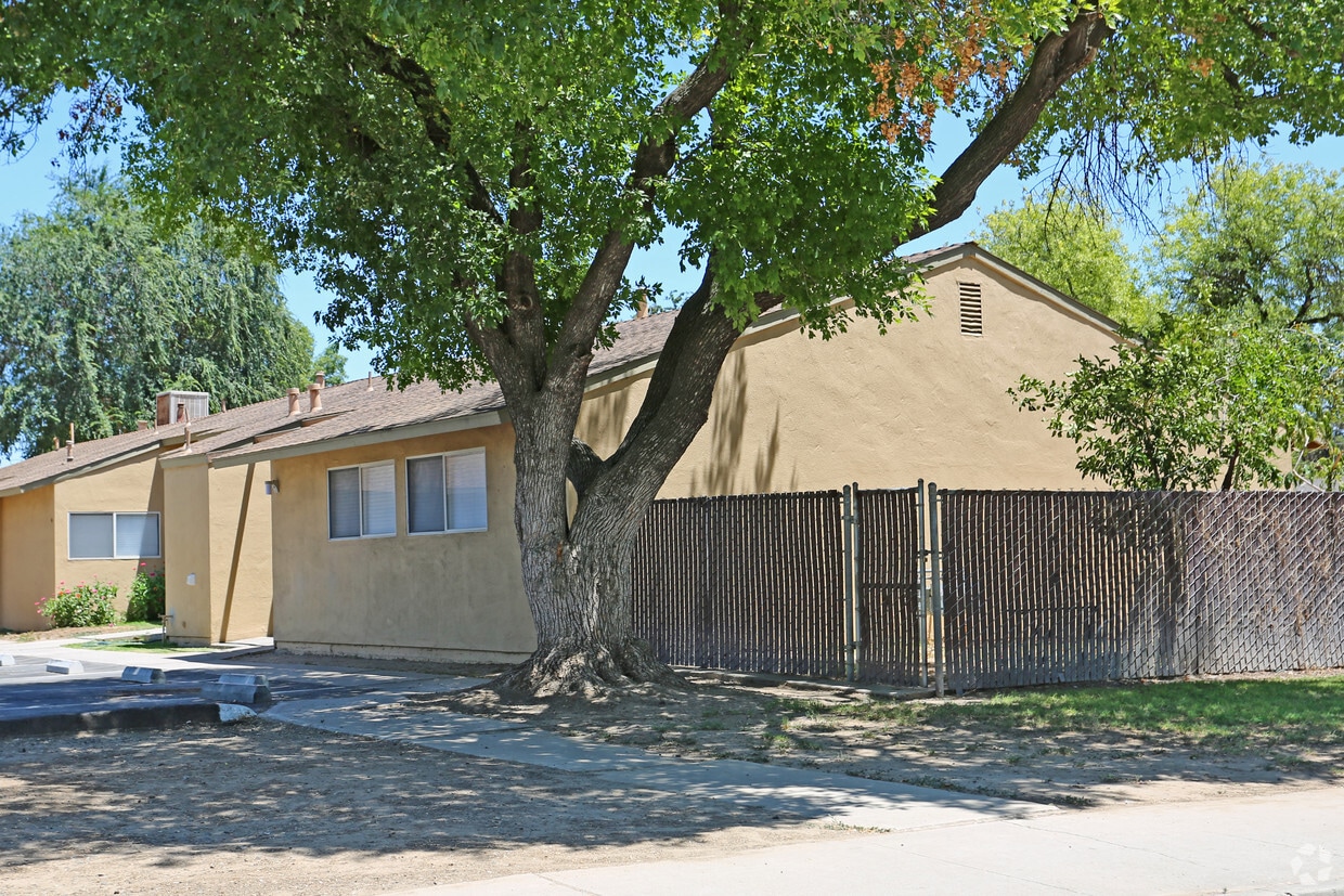 Primary Photo - 1315-1361 W 2nd St
