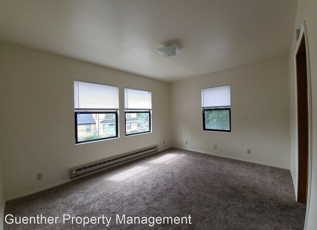 Building Photo - 1618 N Lincoln St
