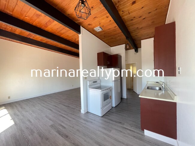 Foto del edificio - 129-191 Hilborn St