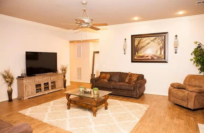 Foto del edificio - Available July 1st! 3-Bedroom, 2-Bathroom ...