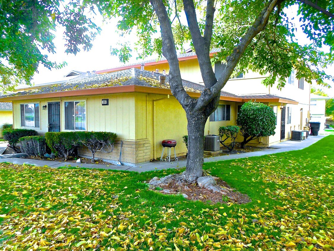 Primary Photo - 305 Harding Blvd
