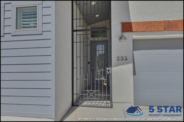 Building Photo - 3 bedroom in El Paso TX 79928