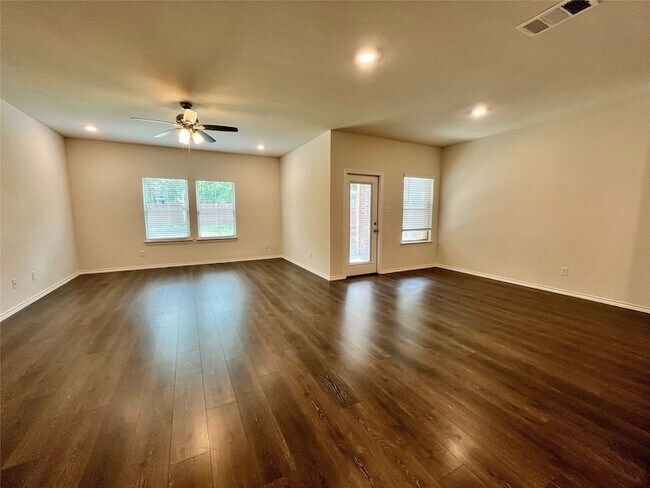 Building Photo - 2304 Lattimore St