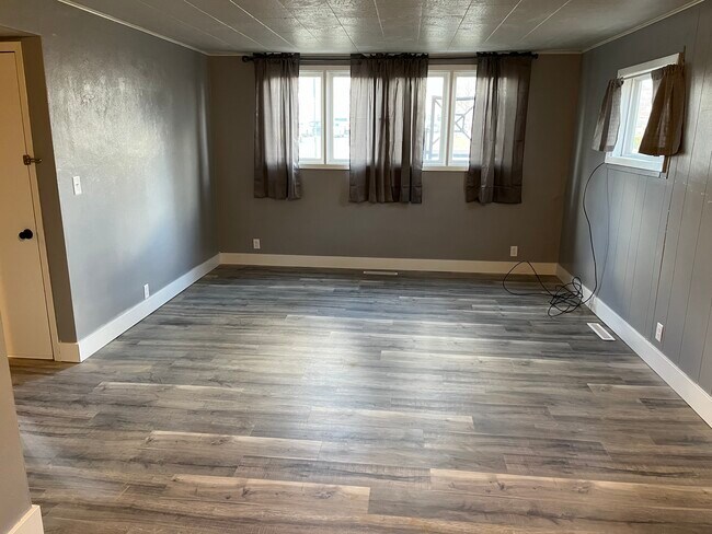 Living room - 515 Trott Ave SW
