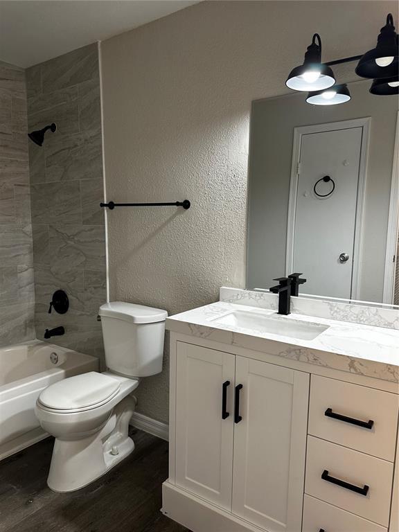 Building Photo - 833 Riverside Dr