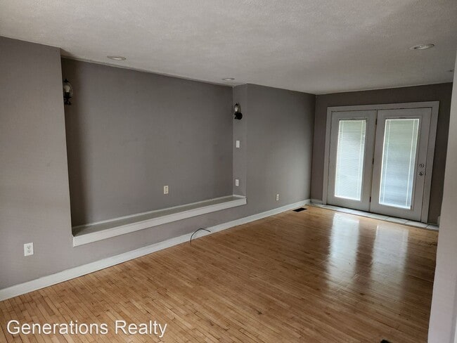 Foto del edificio - 3 br, 1.5 bath House - 775 Oak Grove Avenue