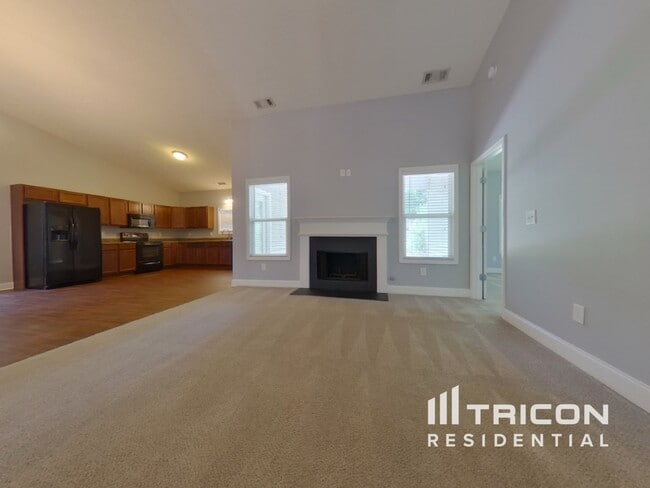 Building Photo - 511 Cole Creek Dr