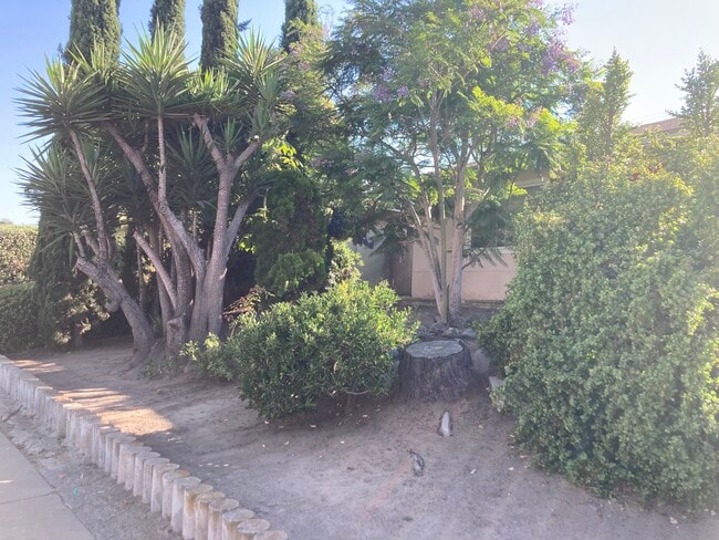 Building Photo - 4640 Clairemont Dr