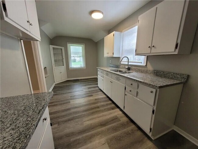 Foto del edificio - 3104 Sheridan St