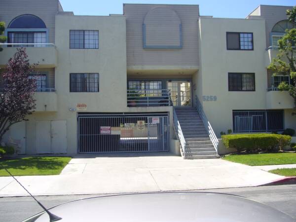 Foto del edificio - 5259 Cartwright Ave