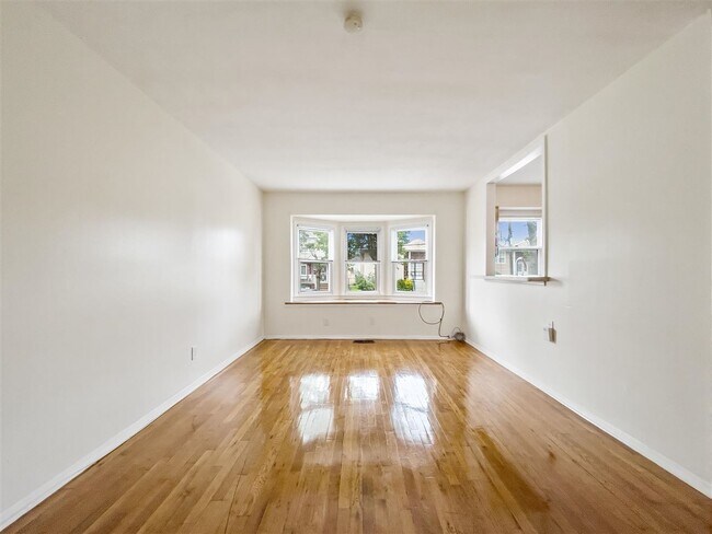 Foto del edificio - 36 Briarwood Rd