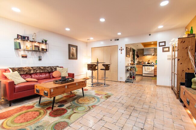 Foto del edificio - 2144 Ashland Ave