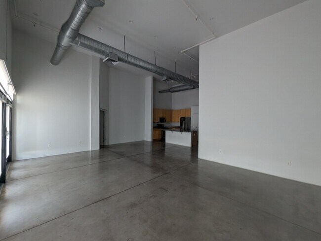 Building Photo - Artisan Lofts Stunner