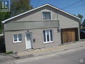 Building Photo - 104 Fraser St
