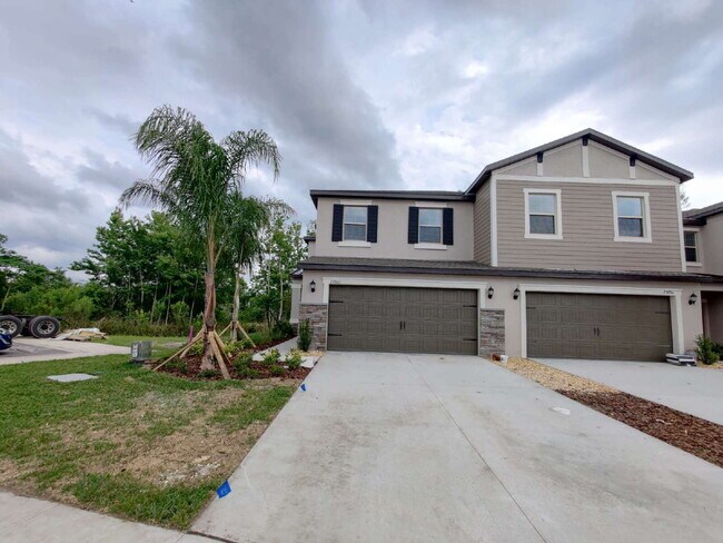 Building Photo - 23300 Willow Glen Way