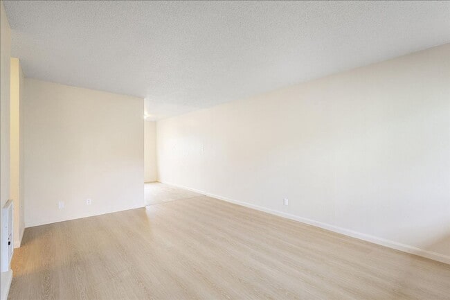 Building Photo - 2208 San Antonio Ave