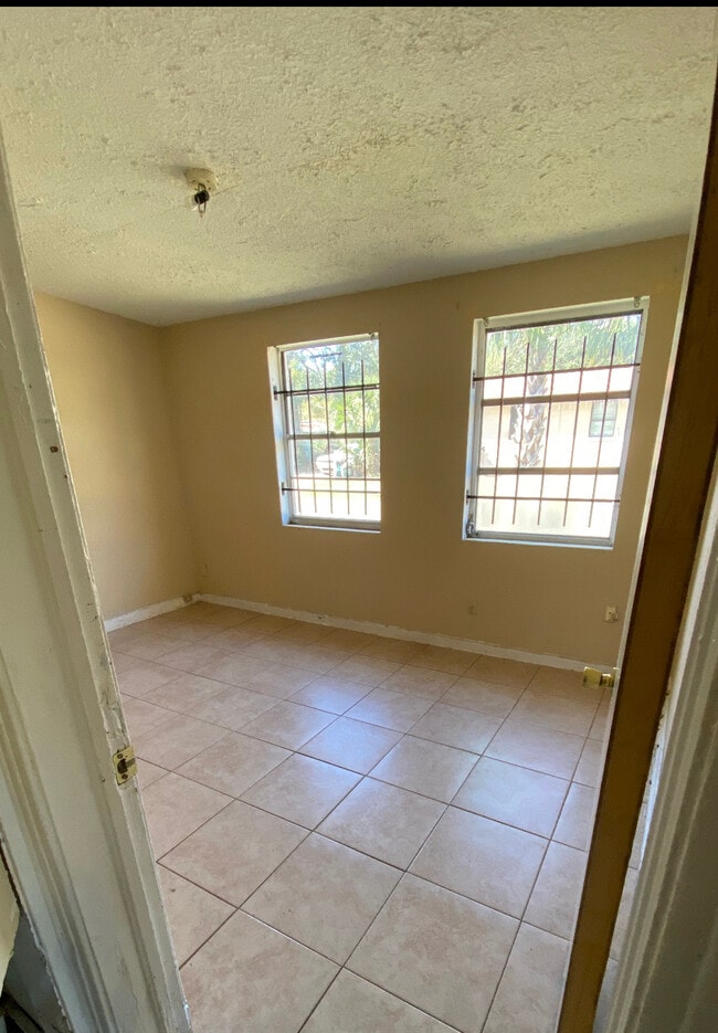 Photo - 1598 W 23rd St House