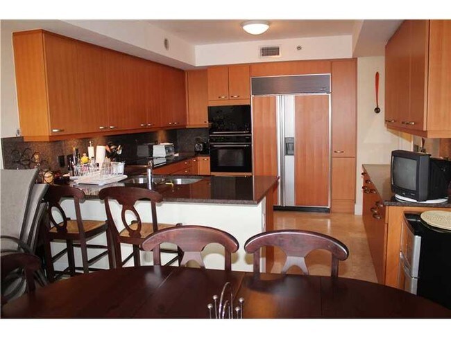 Foto del edificio - 791 Crandon Blvd