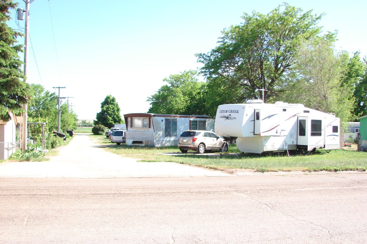 Mobile Manor 11 Space Mobile Home Park Apartments in Chappell, NE