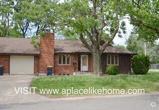 Building Photo - 608 E 78th St