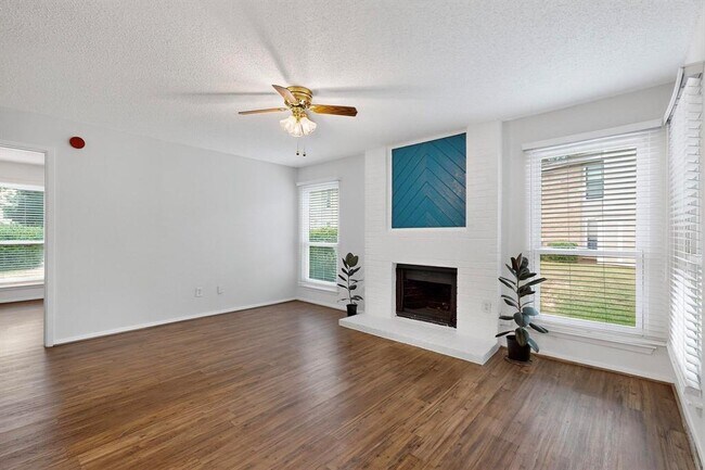 Building Photo - 10616 Mellow Meadow Dr