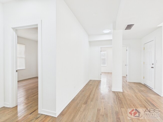 Foto del edificio - 398 W Lincoln Hwy