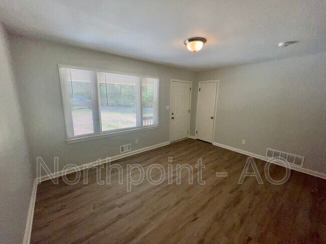 Foto del edificio - 6040 Brookdale Ln SW