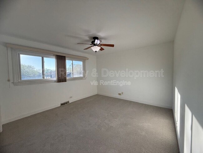 Foto del edificio - 2N278 Prairie Ave