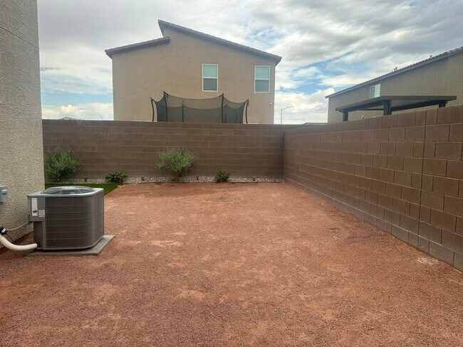 Foto del edificio - NW!! Gated!! Built 2023!!!! Corner Lot!! L...