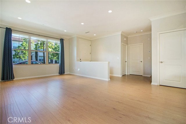 Building Photo - 75 Thornhurst