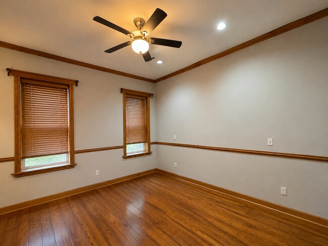 Building Photo - 5 E Randall St