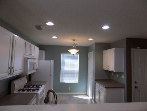 Building Photo - 10743 Beaker Rd SW
