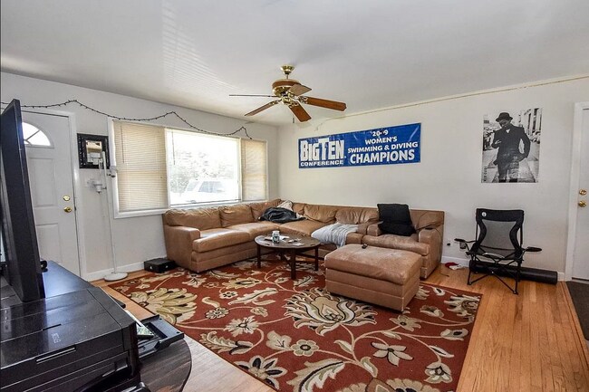 Living Room - 2611 N Kinser Pike