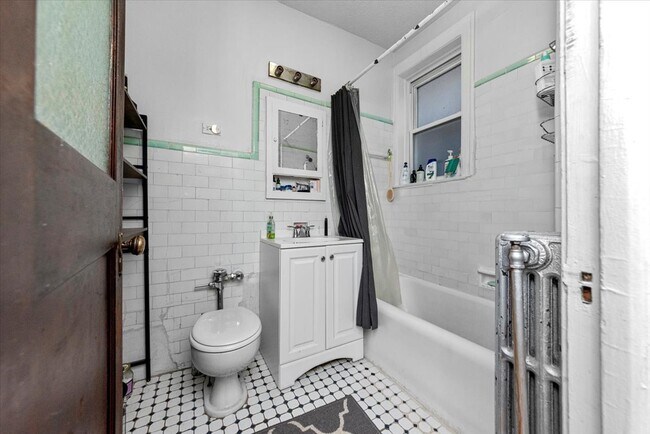 Foto del edificio - 3449 N Elaine Pl